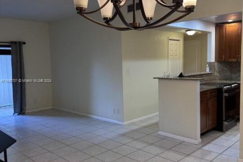 Condo in Hollywood, Florida, 2 bedrooms  № 1463776 - photo 10