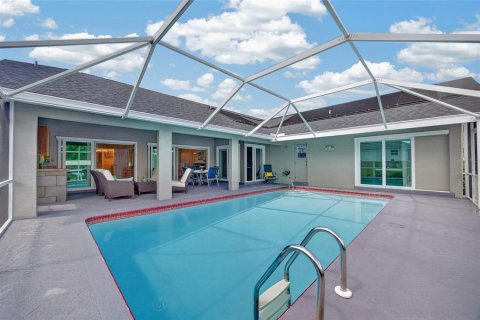 House in Cape Coral, Florida 4 bedrooms, 209.4 sq.m. № 2405489 - photo 3