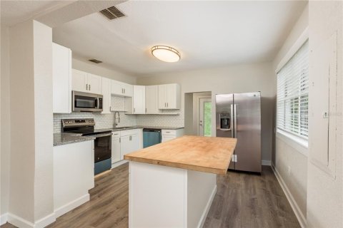 House in Tarpon Springs, Florida 4 bedrooms, 174.01 sq.m. № 1812730 - photo 6