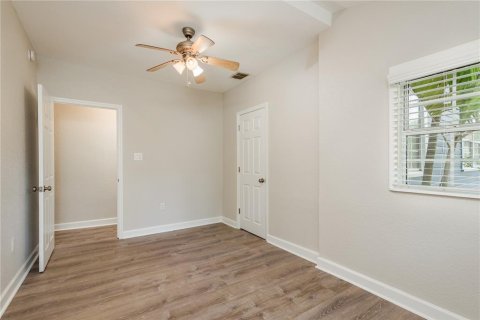 House in Tarpon Springs, Florida 4 bedrooms, 174.01 sq.m. № 1812730 - photo 13