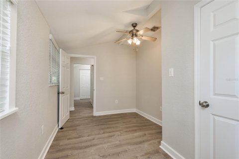 House in Tarpon Springs, Florida 4 bedrooms, 174.01 sq.m. № 1812730 - photo 16