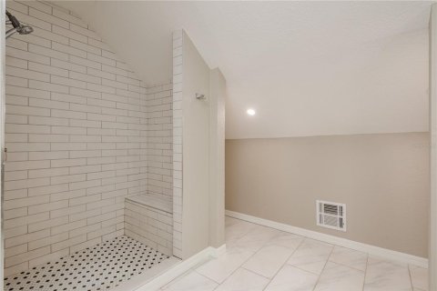 House in Tarpon Springs, Florida 4 bedrooms, 174.01 sq.m. № 1812730 - photo 20