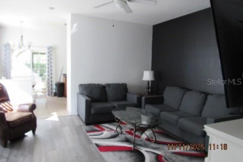 Adosado en venta en Plant City, Florida, 3 dormitorios, 146.04 m2 № 2204085 - foto 3