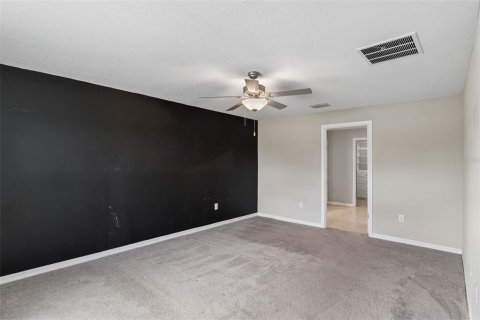 Villa ou maison à louer à Wimauma, Floride: 4 chambres, 179.77 m2 № 2419231 - photo 9