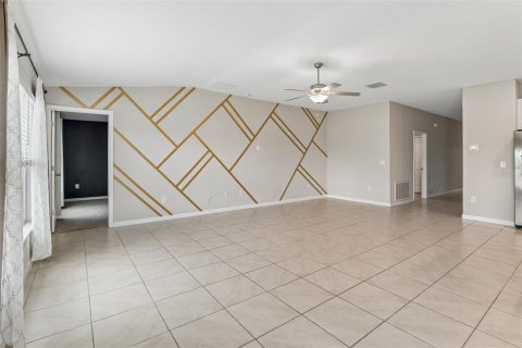 Villa ou maison à louer à Wimauma, Floride: 4 chambres, 179.77 m2 № 2419231 - photo 5