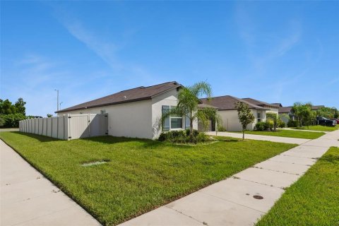 Villa ou maison à louer à Wimauma, Floride: 4 chambres, 179.77 m2 № 2419231 - photo 3