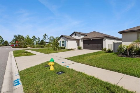 Villa ou maison à louer à Wimauma, Floride: 4 chambres, 179.77 m2 № 2419231 - photo 4