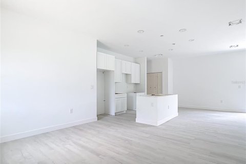 Casa en venta en Port Charlotte, Florida, 4 dormitorios, 151.99 m2 № 1745328 - foto 10