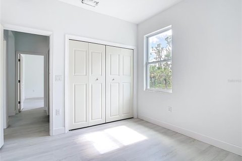 Casa en venta en Port Charlotte, Florida, 4 dormitorios, 151.99 m2 № 1745328 - foto 8