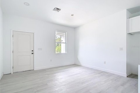 Casa en venta en Port Charlotte, Florida, 4 dormitorios, 151.99 m2 № 1745328 - foto 2