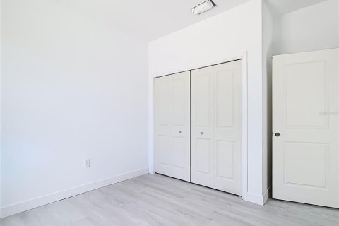 Casa en venta en Port Charlotte, Florida, 4 dormitorios, 151.99 m2 № 1745328 - foto 15
