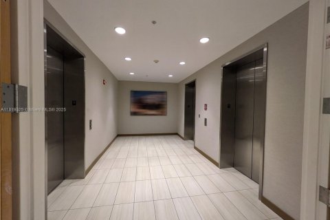 Immobilier commercial à vendre à Aventura, Floride № 1780030 - photo 6
