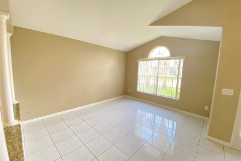 Villa ou maison à louer à Orlando, Floride: 4 chambres, 181.81 m2 № 1894525 - photo 3