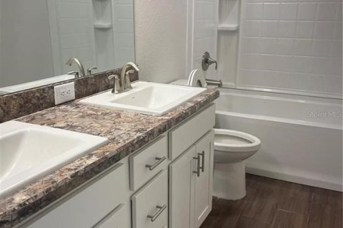 Townhouse in Inverness, Florida 3 bedrooms, 153.1 sq.m. № 2379347 - photo 6