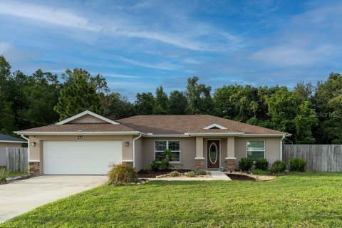 House in Summerfield, Florida 3 bedrooms, 146.04 sq.m. № 1900293 - photo 1