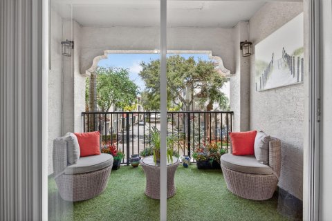 Condo in Coral Springs, Florida, 2 bedrooms  № 2086770 - photo 10