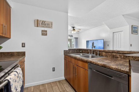 Condo in Coral Springs, Florida, 2 bedrooms  № 2086770 - photo 16