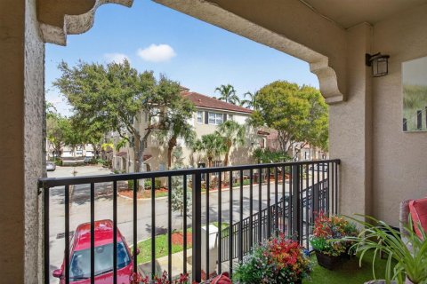 Condo in Coral Springs, Florida, 2 bedrooms  № 2086770 - photo 11