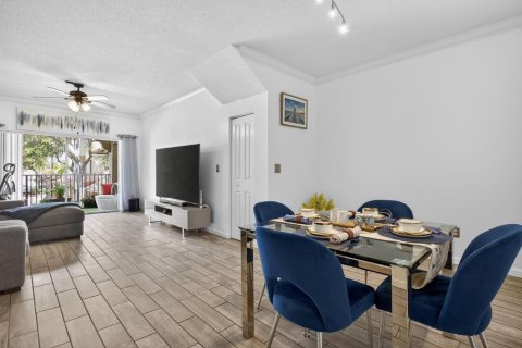 Condo in Coral Springs, Florida, 2 bedrooms  № 2086770 - photo 6