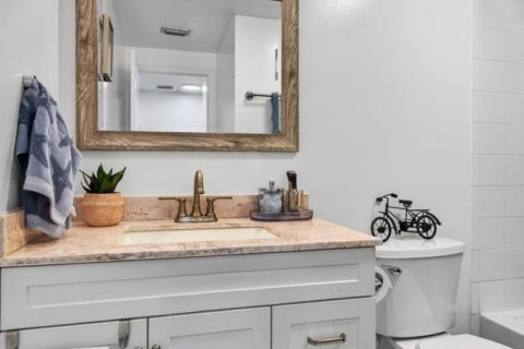 Condo in Coral Springs, Florida, 2 bedrooms  № 2086770 - photo 19