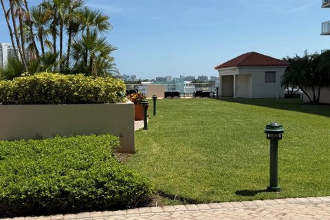 Condominio en venta en Fort Lauderdale, Florida, 1 dormitorio, 66.89 m2 № 2189687 - foto 17