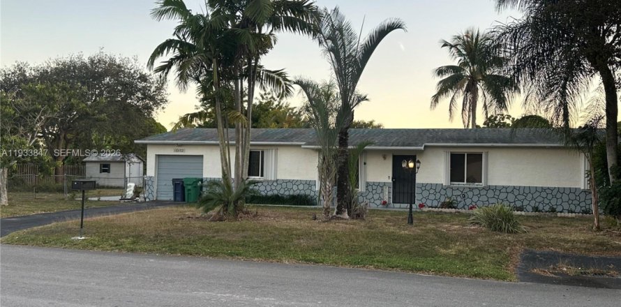 Дом в Хомстед, Флорида 3 спальни, 140.1м2 № 1996595