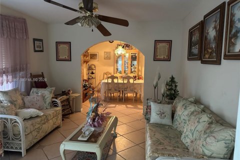 Купить виллу или дом в Хомстед, Флорида 3 спальни, 140.1м2, № 1996595 - фото 3