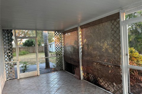 Купить виллу или дом в Хомстед, Флорида 3 спальни, 140.1м2, № 1996595 - фото 10