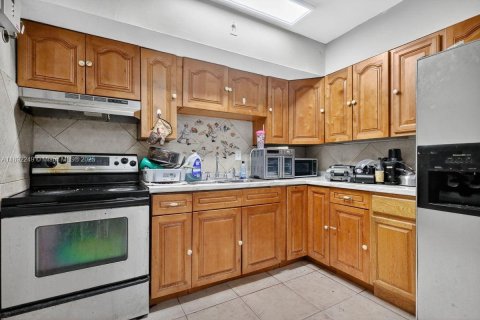 Propiedad comercial en venta en Miami, Florida, 190.73 m2 № 1945308 - foto 11