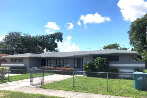 Propiedad comercial en venta en Miami, Florida, 190.73 m2 № 1945308 - foto 18