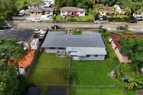 Propiedad comercial en venta en Miami, Florida, 190.73 m2 № 1945308 - foto 5