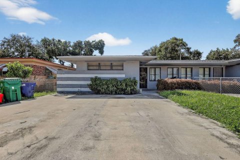 Propiedad comercial en venta en Miami, Florida, 190.73 m2 № 1945308 - foto 8