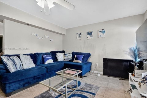 Propiedad comercial en venta en Miami, Florida, 190.73 m2 № 1945308 - foto 9