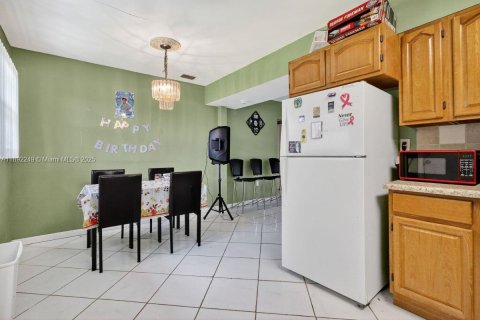 Propiedad comercial en venta en Miami, Florida, 190.73 m2 № 1945308 - foto 26