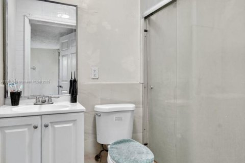 Propiedad comercial en venta en Miami, Florida, 190.73 m2 № 1945308 - foto 14