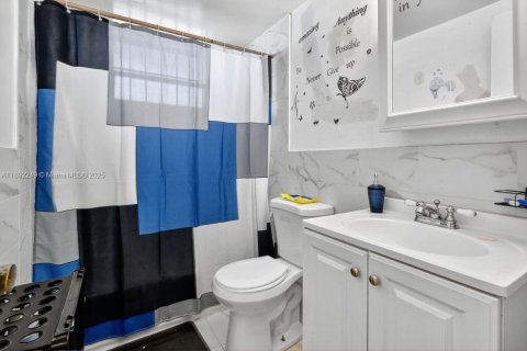 Propiedad comercial en venta en Miami, Florida, 190.73 m2 № 1945308 - foto 29