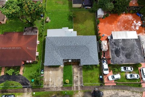 Propiedad comercial en venta en Miami, Florida, 190.73 m2 № 1945308 - foto 3