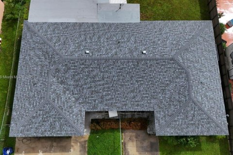Propiedad comercial en venta en Miami, Florida, 190.73 m2 № 1945308 - foto 4
