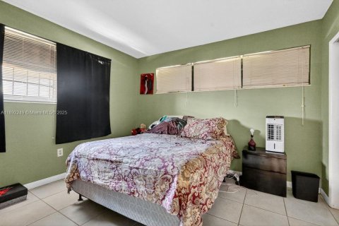 Propiedad comercial en venta en Miami, Florida, 190.73 m2 № 1945308 - foto 27