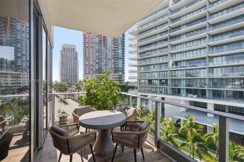 Condominio en venta en Miami Beach, Florida, 3 dormitorios, 258.08 m2 № 1942127 - foto 28