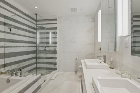 Copropriété à vendre à Miami Beach, Floride: 3 chambres, 258.08 m2 № 1942127 - photo 15