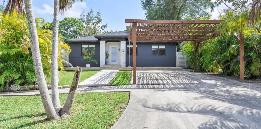 Casa en Miami, Florida 3 dormitorios, 123.56 m2 № 1958429