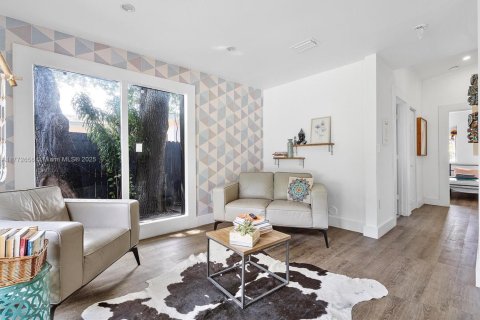 Casa en venta en Miami, Florida, 3 dormitorios, 123.56 m2 № 1958429 - foto 18