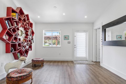 Casa en venta en Miami, Florida, 3 dormitorios, 123.56 m2 № 1958429 - foto 6