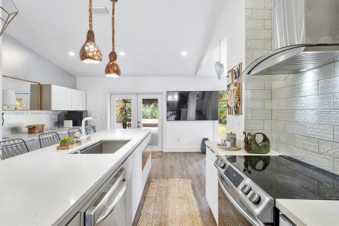 Casa en venta en Miami, Florida, 3 dormitorios, 123.56 m2 № 1958429 - foto 13