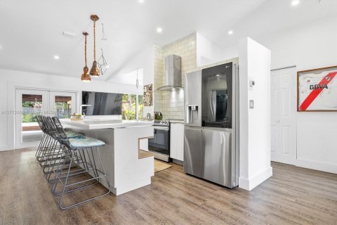 Casa en venta en Miami, Florida, 3 dormitorios, 123.56 m2 № 1958429 - foto 10