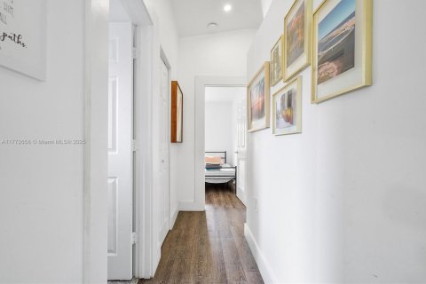 Casa en venta en Miami, Florida, 3 dormitorios, 123.56 m2 № 1958429 - foto 19