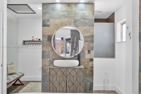 Casa en venta en Miami, Florida, 3 dormitorios, 123.56 m2 № 1958429 - foto 29