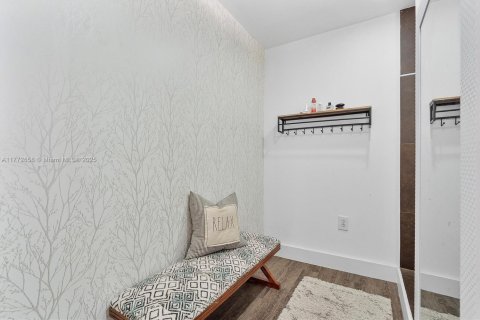 Casa en venta en Miami, Florida, 3 dormitorios, 123.56 m2 № 1958429 - foto 30