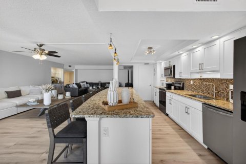 Copropriété à vendre à Palm Beach, Floride: 3 chambres, 193.24 m2 № 2146160 - photo 18